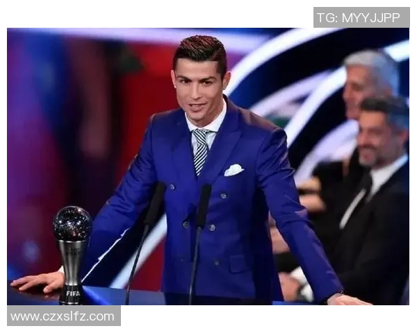 足球明星如何优雅穿搭西装展现个人魅力与时尚风格的完美结合 足球明星如何优雅穿搭西装展现个人魅力与时尚风格的完美结合